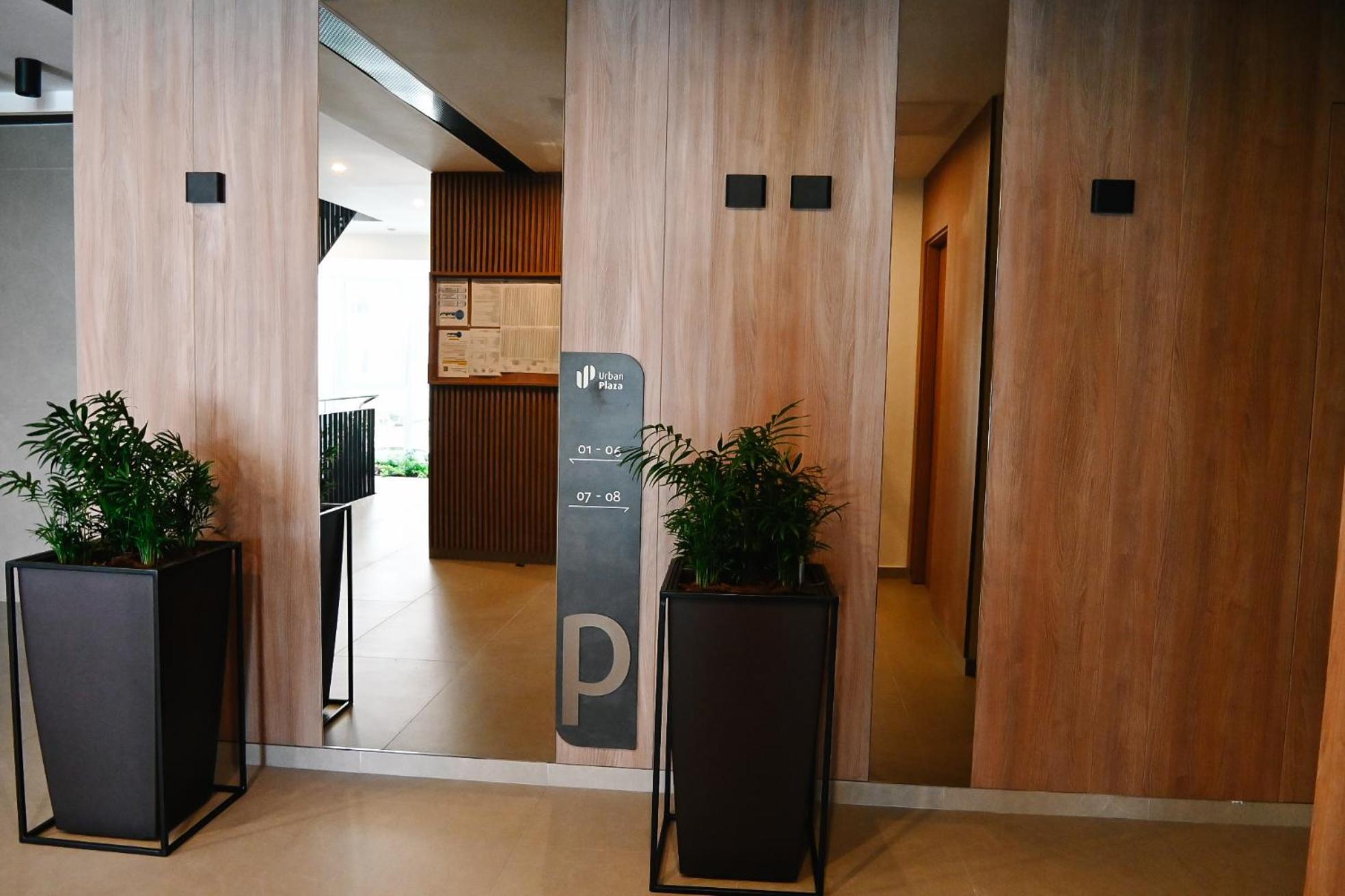 Urban Plaza - Aparthotel Braşov Eksteriør billede